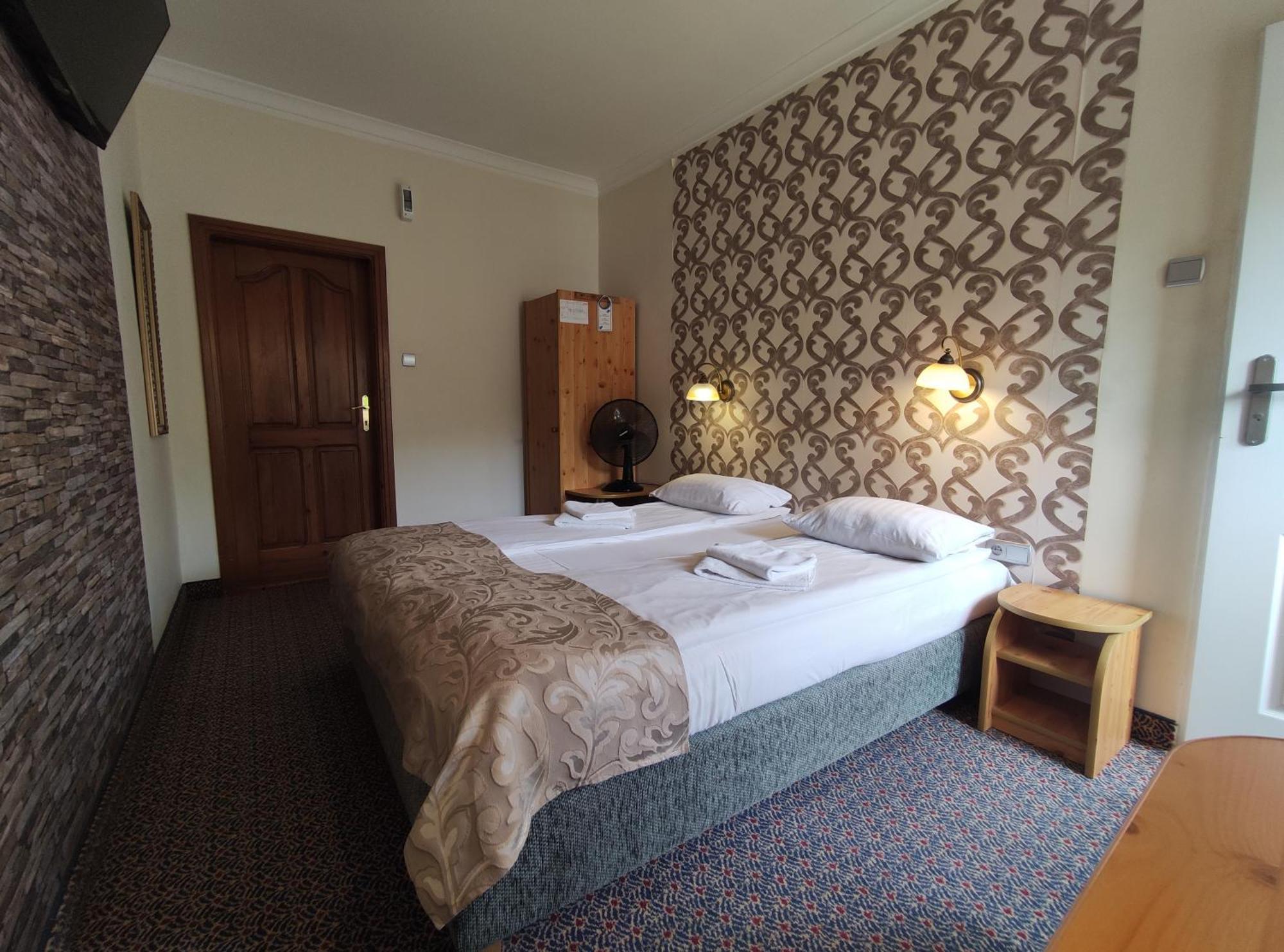 Hotel Atena 스와프스크 외부 사진
